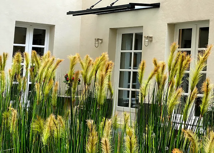 Hotel La Lanterne & Spa By Timhotel Parijs